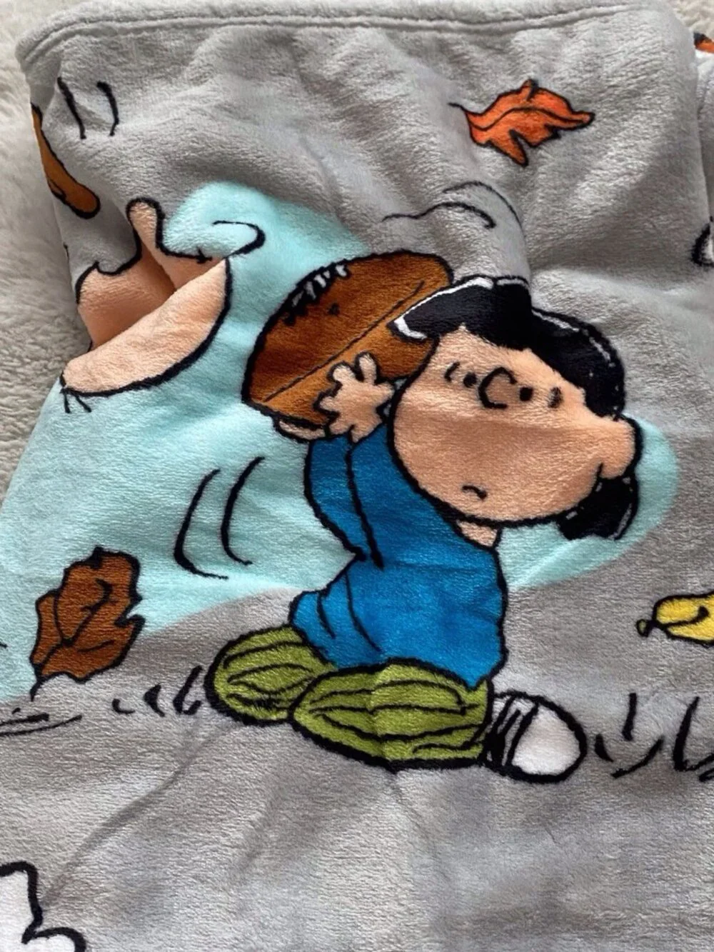 Peanuts Snoopy Charlie Brown Lucy Woodstock Fall Football Throw Blanket 50”x70”